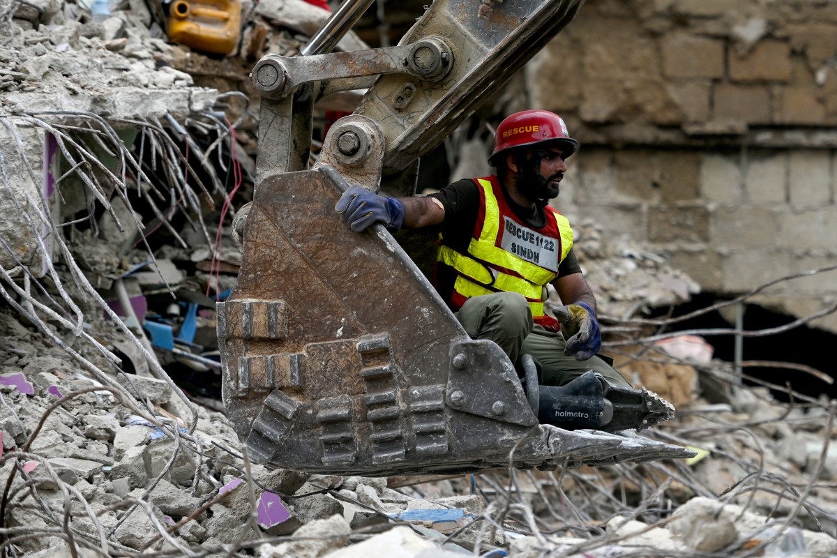 From Hope to Horror: 27 Perish in Pakistan’s Catastrophic Building Collapse